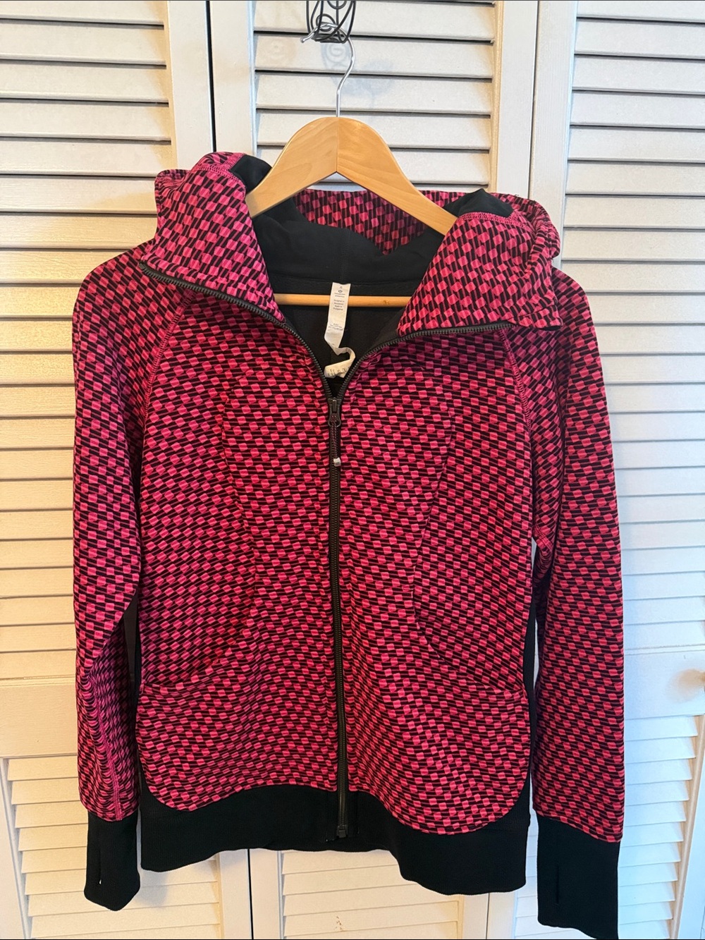 Lululemon Women’s Hooded Zip-Up Jacket in Pink/Black